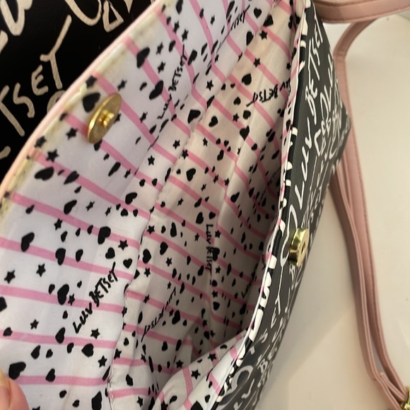 Betsy Johnson Luv   2 in 1 Backpack Purse  Black / Pink  Size Medium - Picture 13 of 16